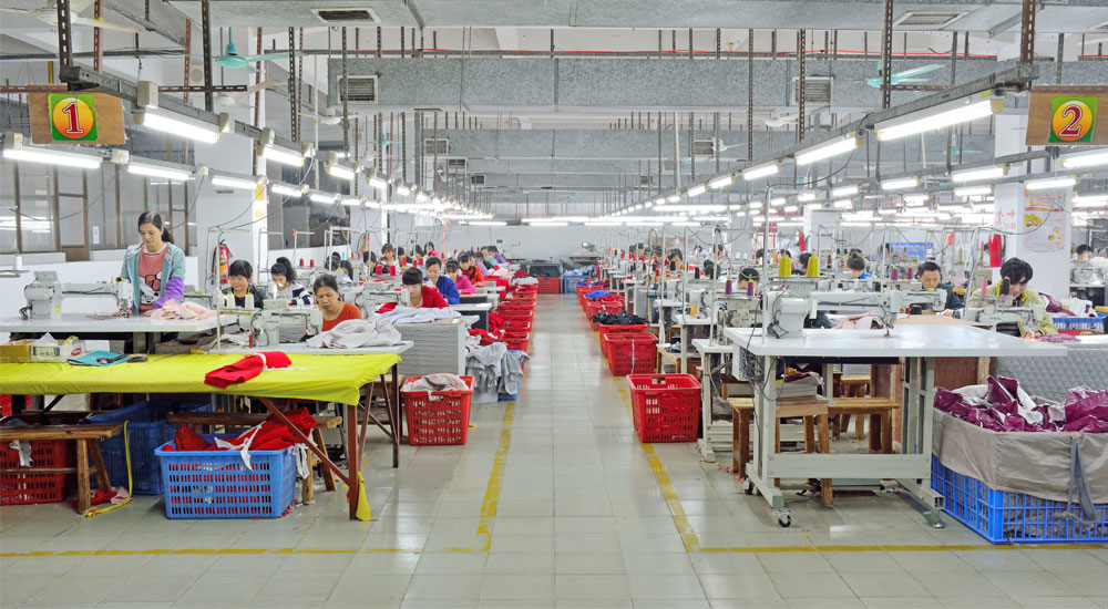 How to find clothing manufacturers for your fashion business