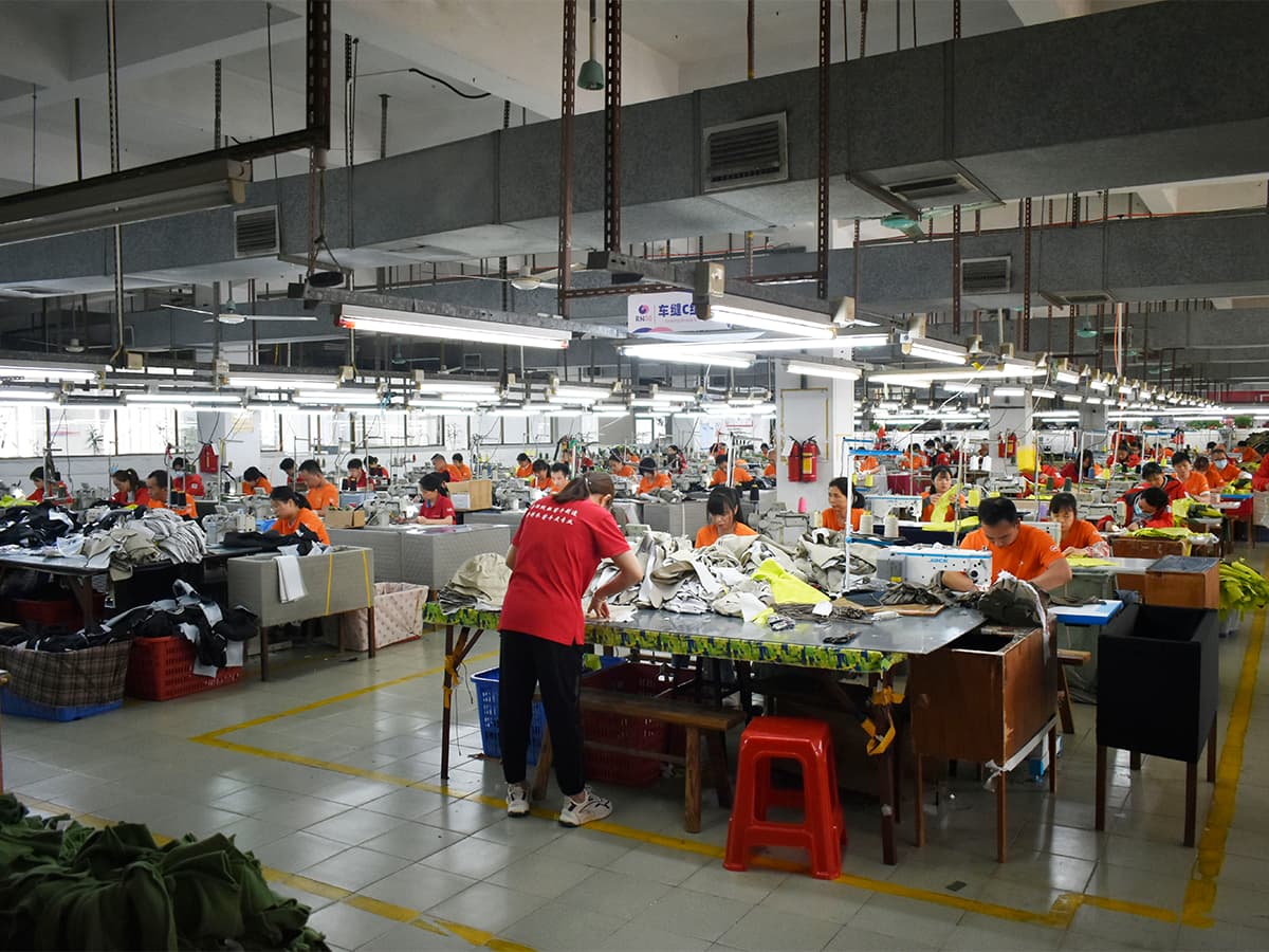 Custom down jacket production and OEM manufacturing process