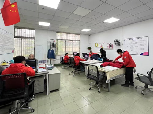 Laminated waterproof breathable fabric for 3 in 1 jackets