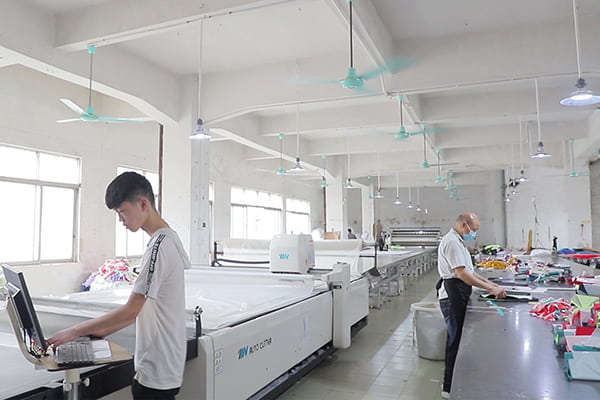 RUINIU factory automatic CNC fabric cutting machine for waterproof jacket production