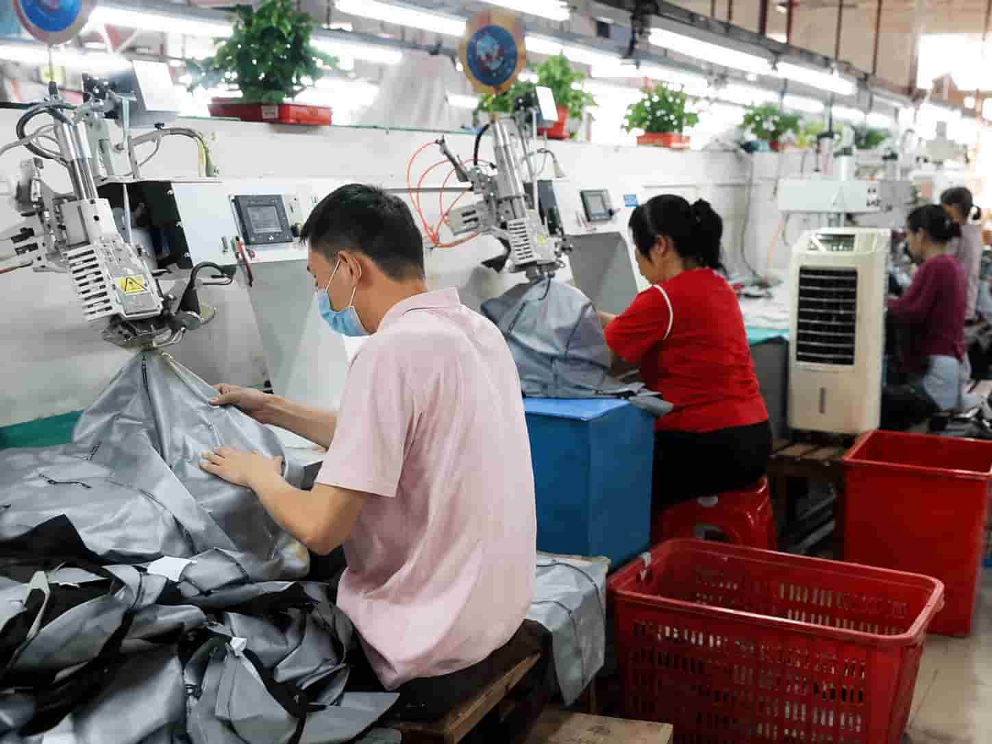 ski jacket seam sealing production for waterproof performance ski jacket seam sealing production for waterproof performance